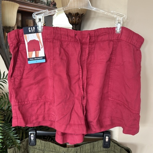 Brand New Gap Set of 2 Lyocell Pull-On Drawstring Shorts Casual Red & Green - Picture 2 of 14